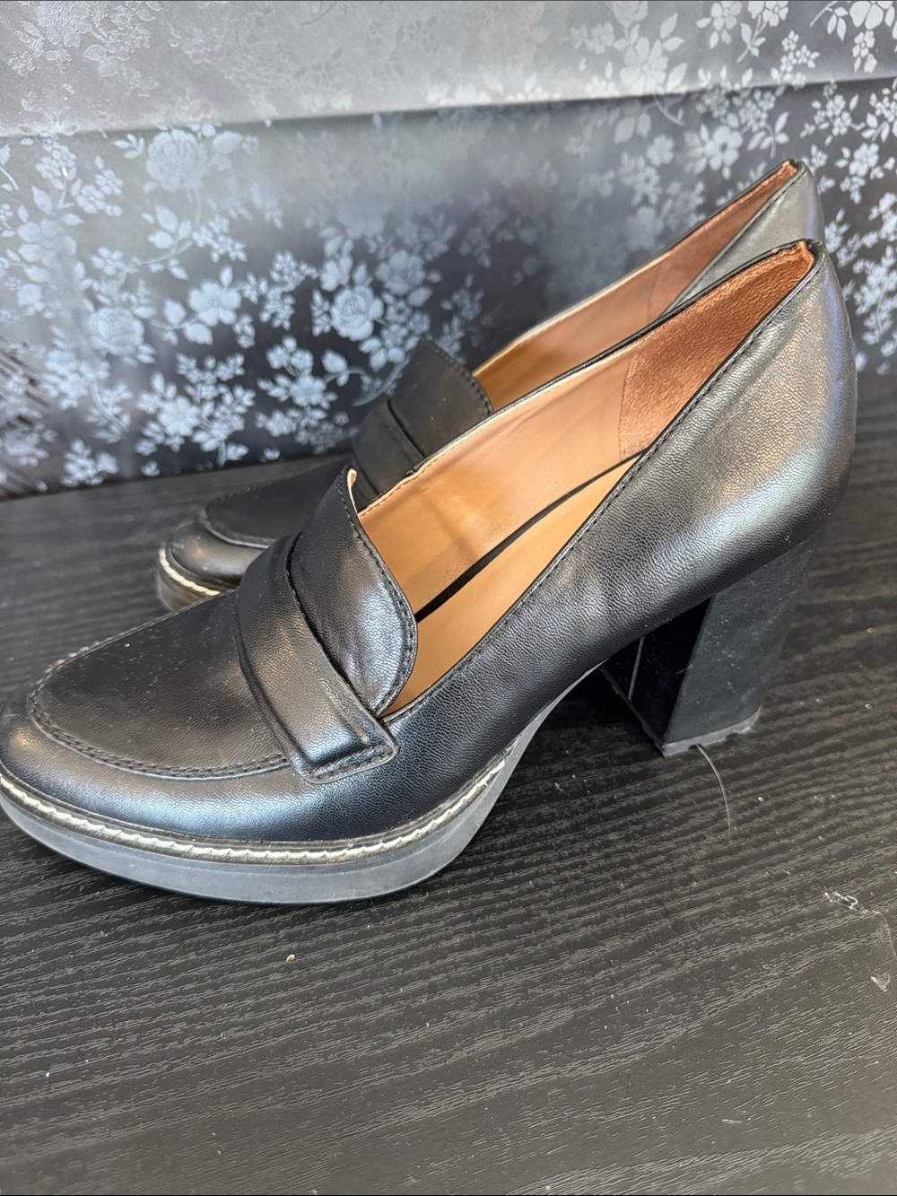 Naturalizer Black Leather Block Heel Loafers